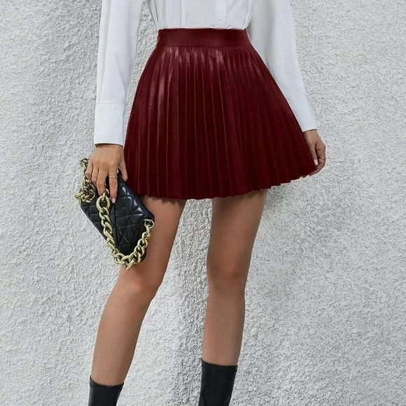 Burgundy Casual Women's High Waist Pleated Faux Leather Mini Skirt - Picture 1 of 6